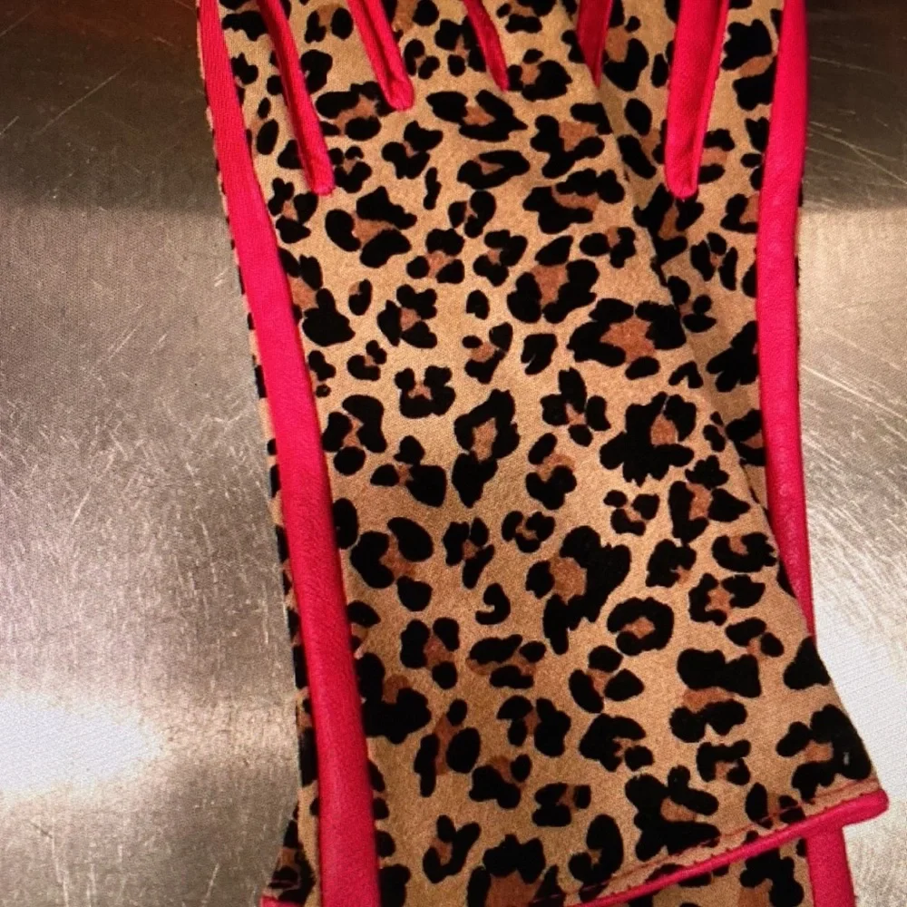 JCP Fuchsia Suede Leopard Gloves with Black Sift Lining
